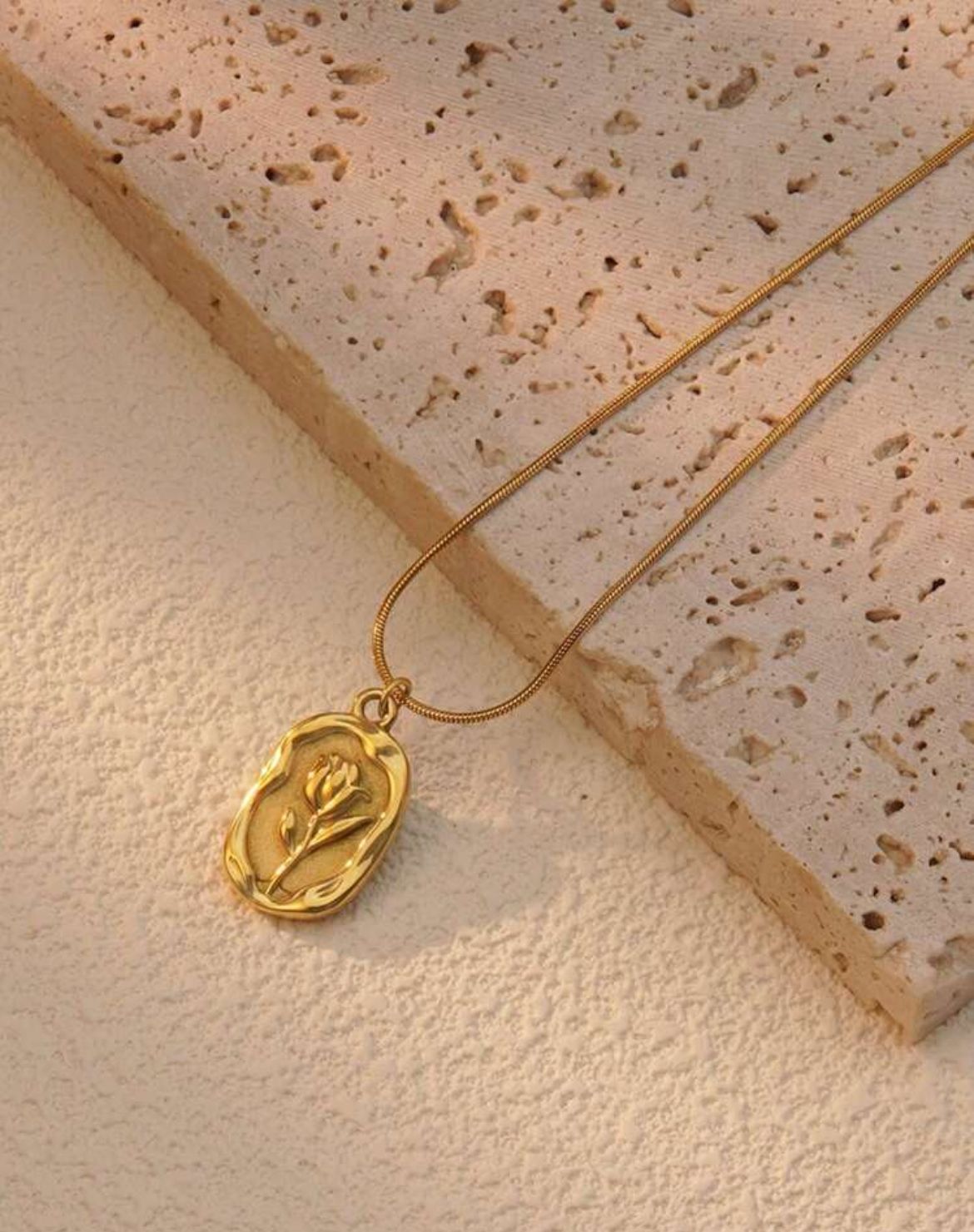 Golden tulip chain 