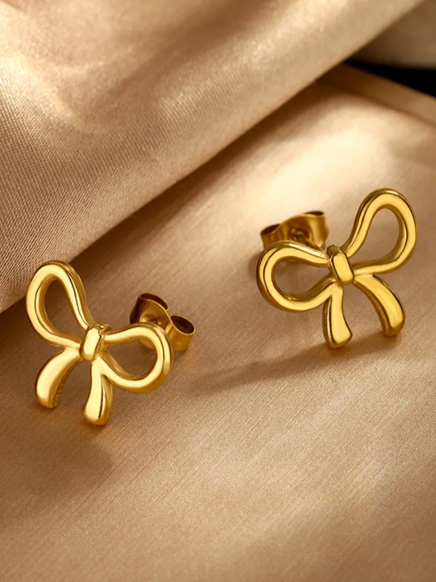 Ribbon earrings 